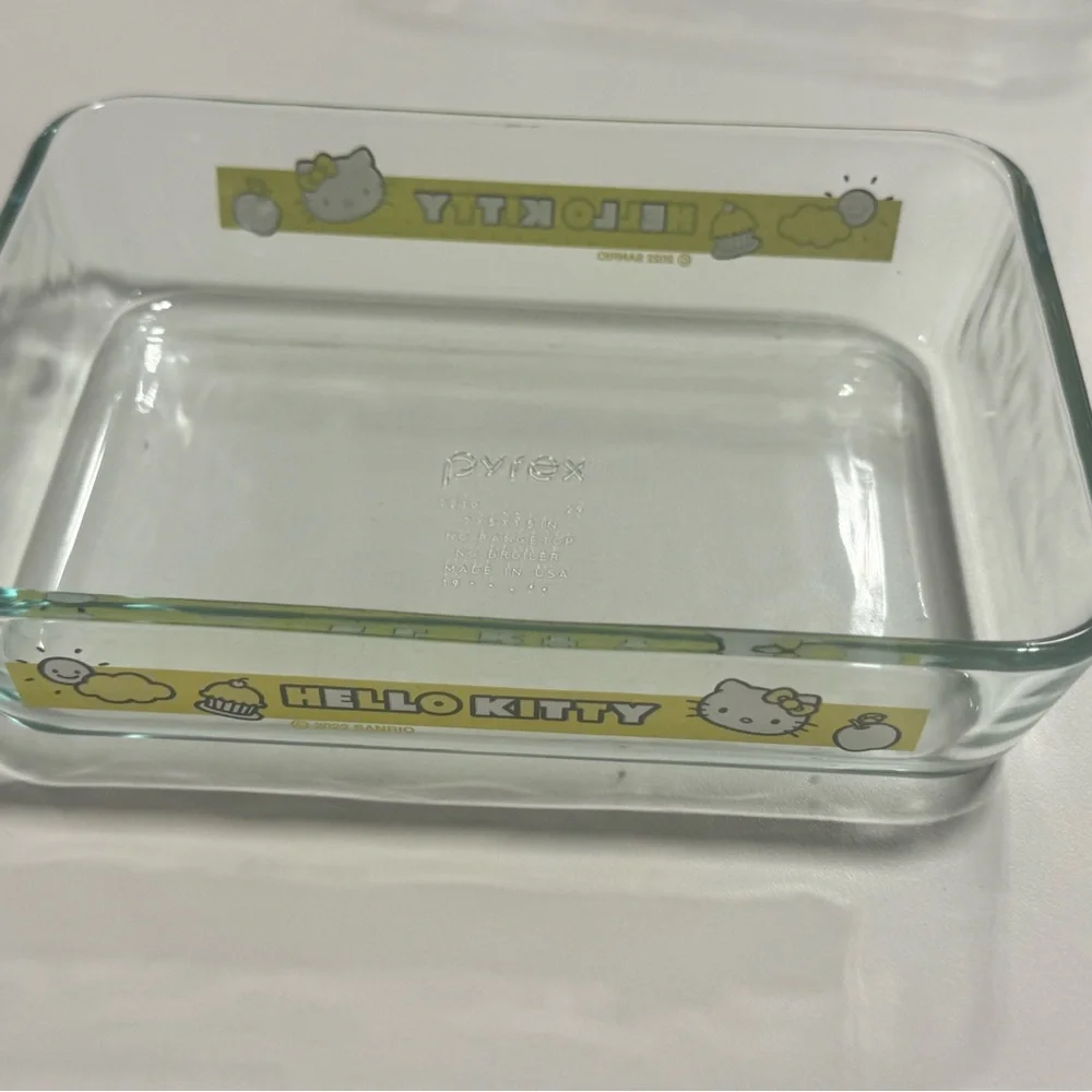 Pyrex® 3 piece Glass Storage Set: Hello Kitty®, Ribbons & Bows - NOS Rectangle